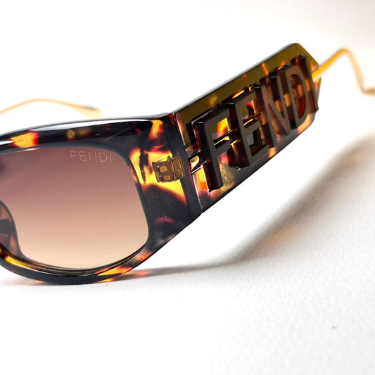 Fendi Oval FE40120I - Tigerl