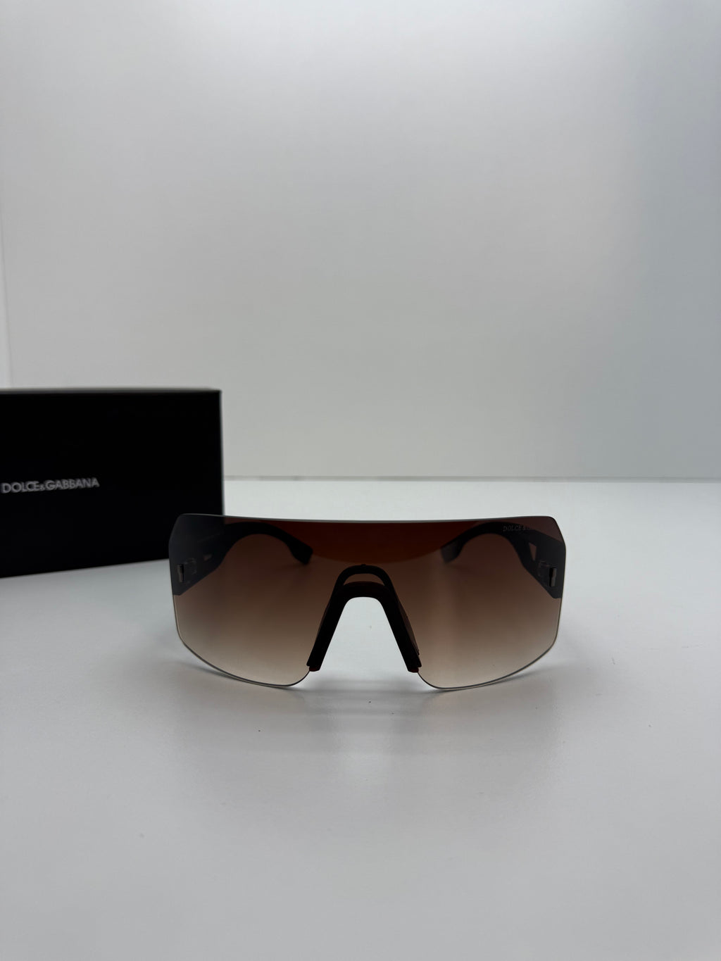 Dolce & Gabbana Shield – Brown Gradient