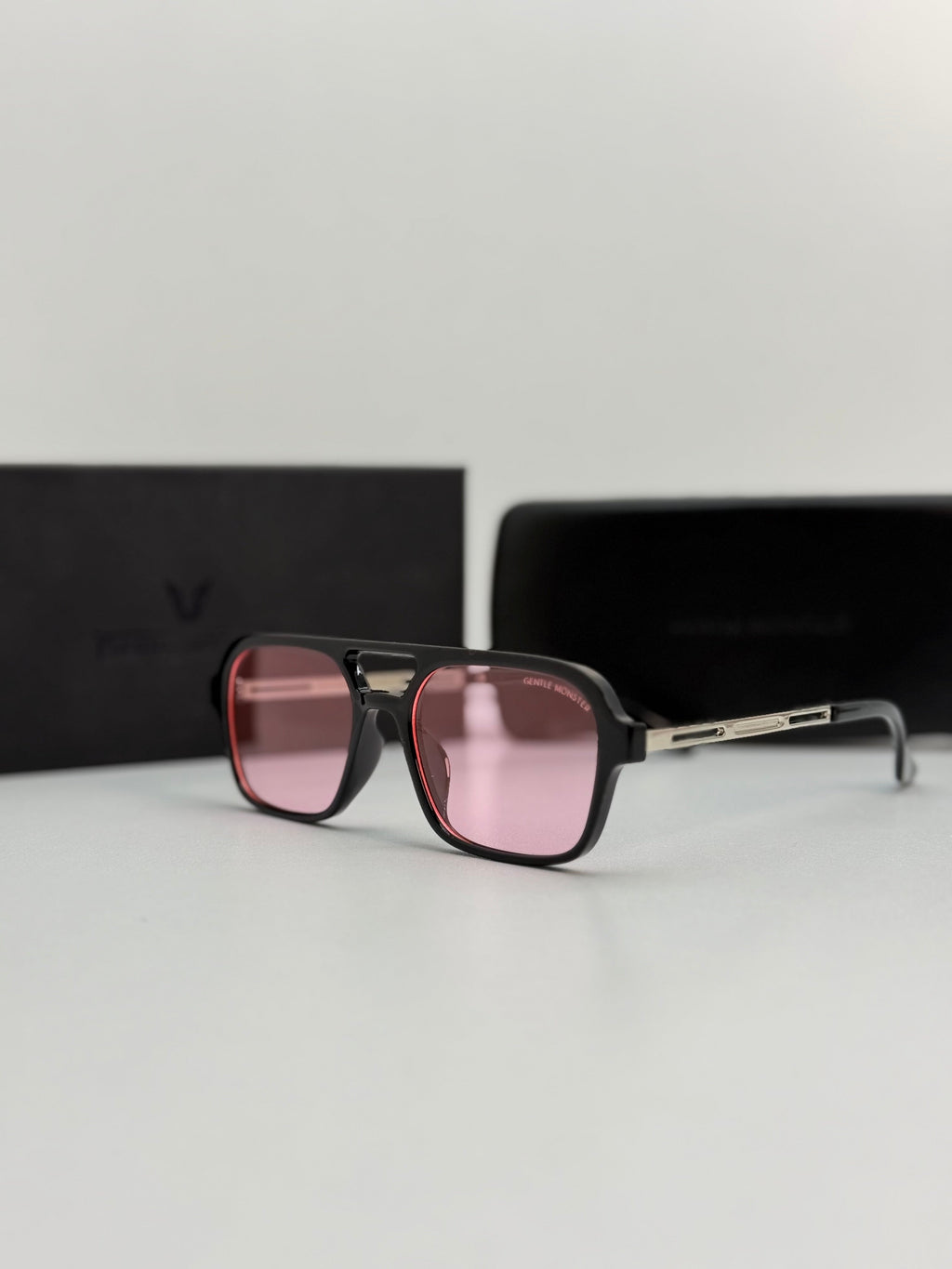 Gentle Monster Square Aviator Sunglasses (Black / Pink)