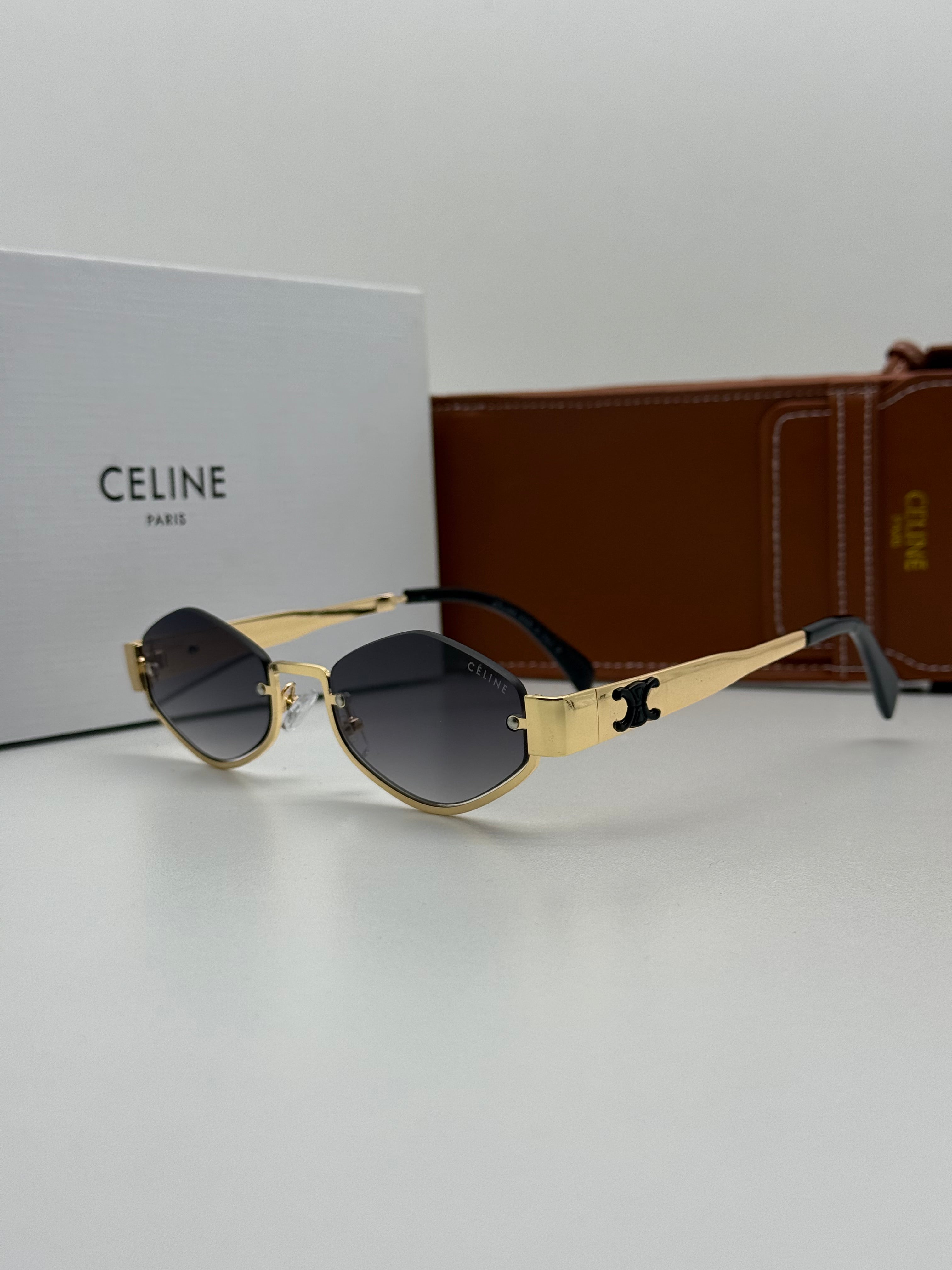 Celine Triomphe Oval – Gold / Grey Gradient