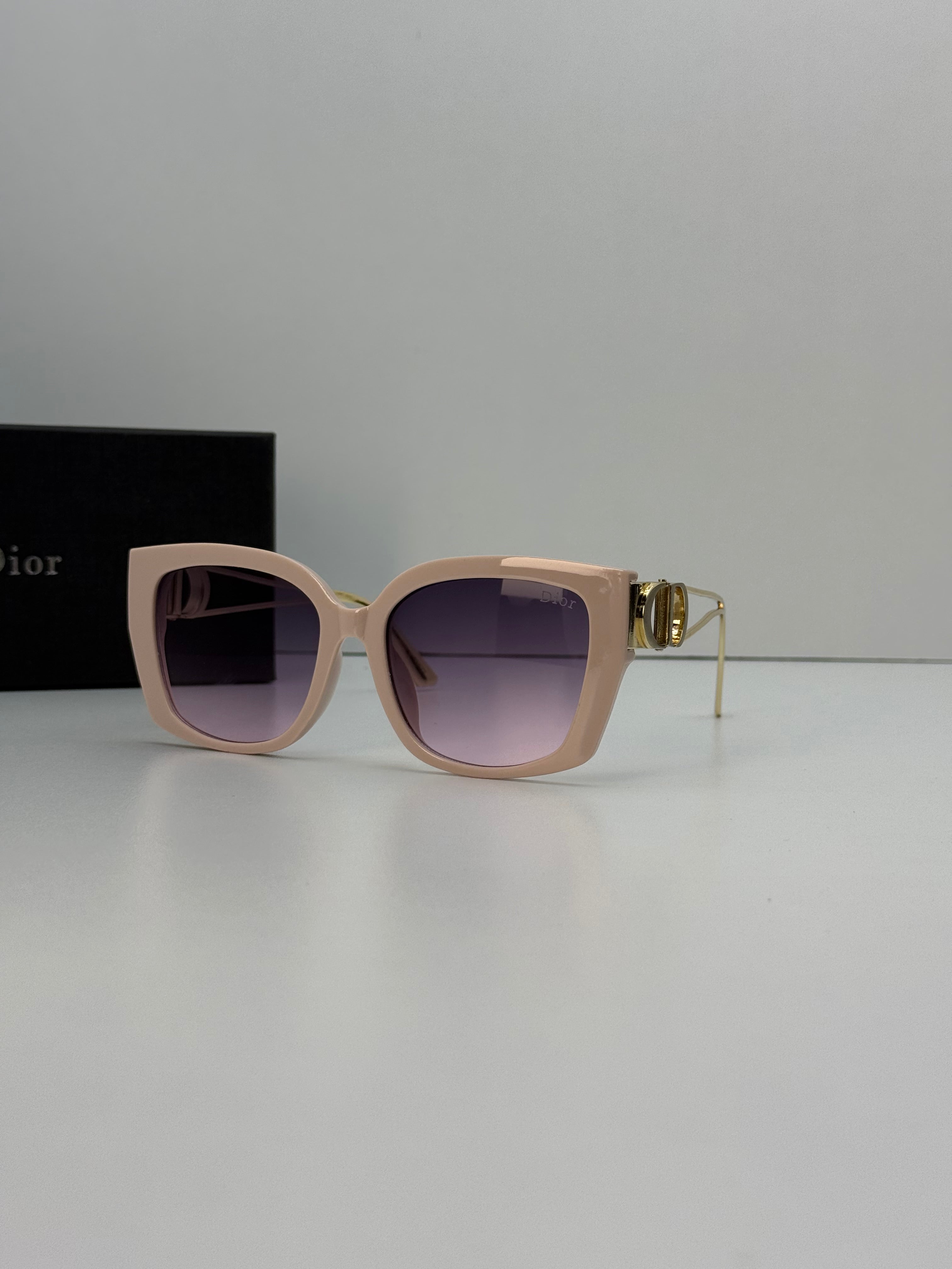 Dior 30Montaigne Square Sunglasses – Blush Pink Gradient