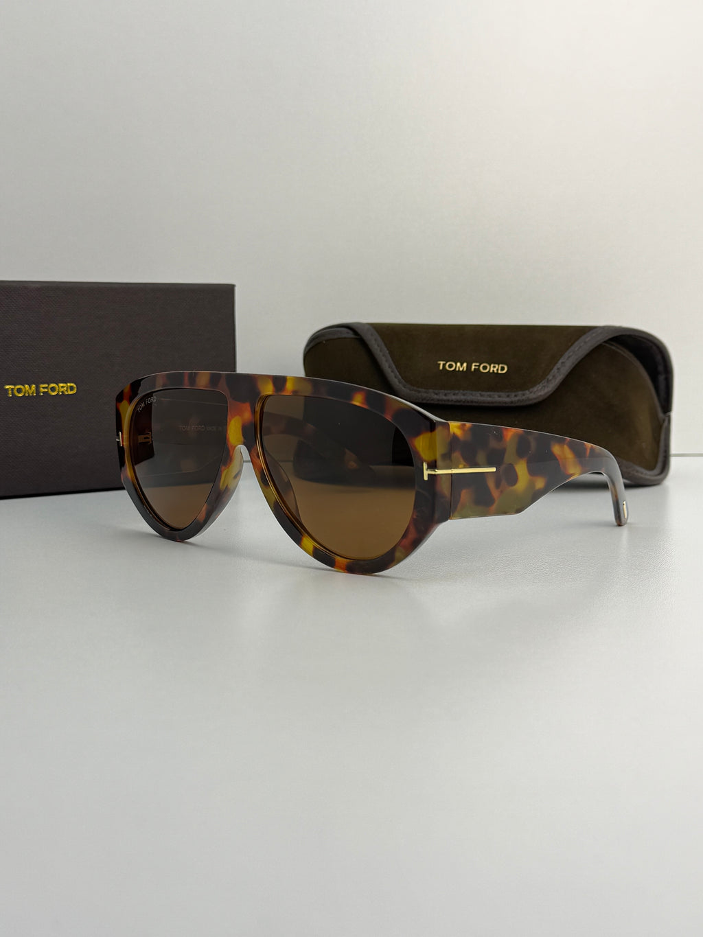 Tom Ford Oversized Aviator Sunglasses (Havana Tortoise / Brown Gradient)