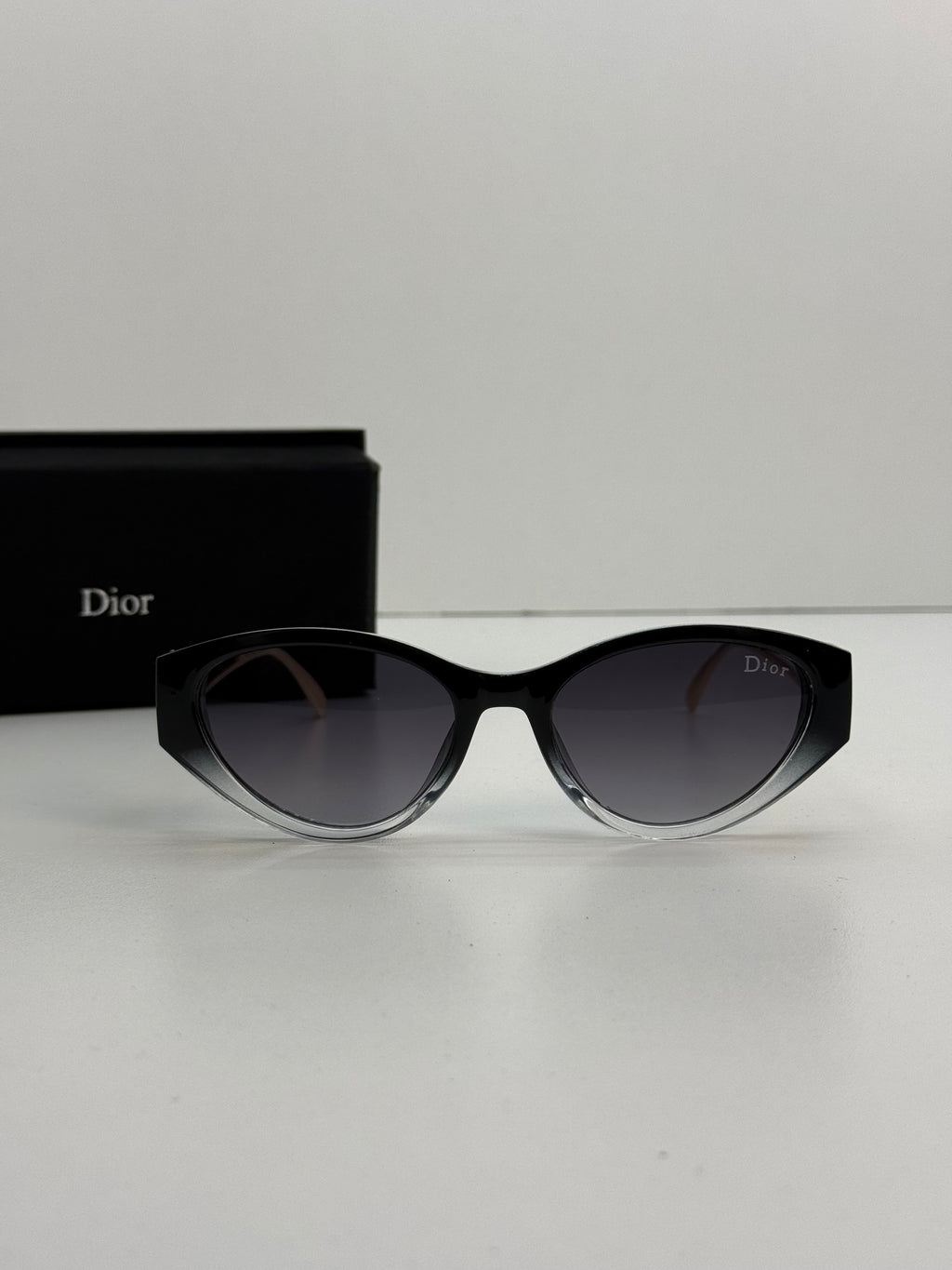 Dior CD Signature Cat-Eye Sunglasses – Black Smoke Gradient