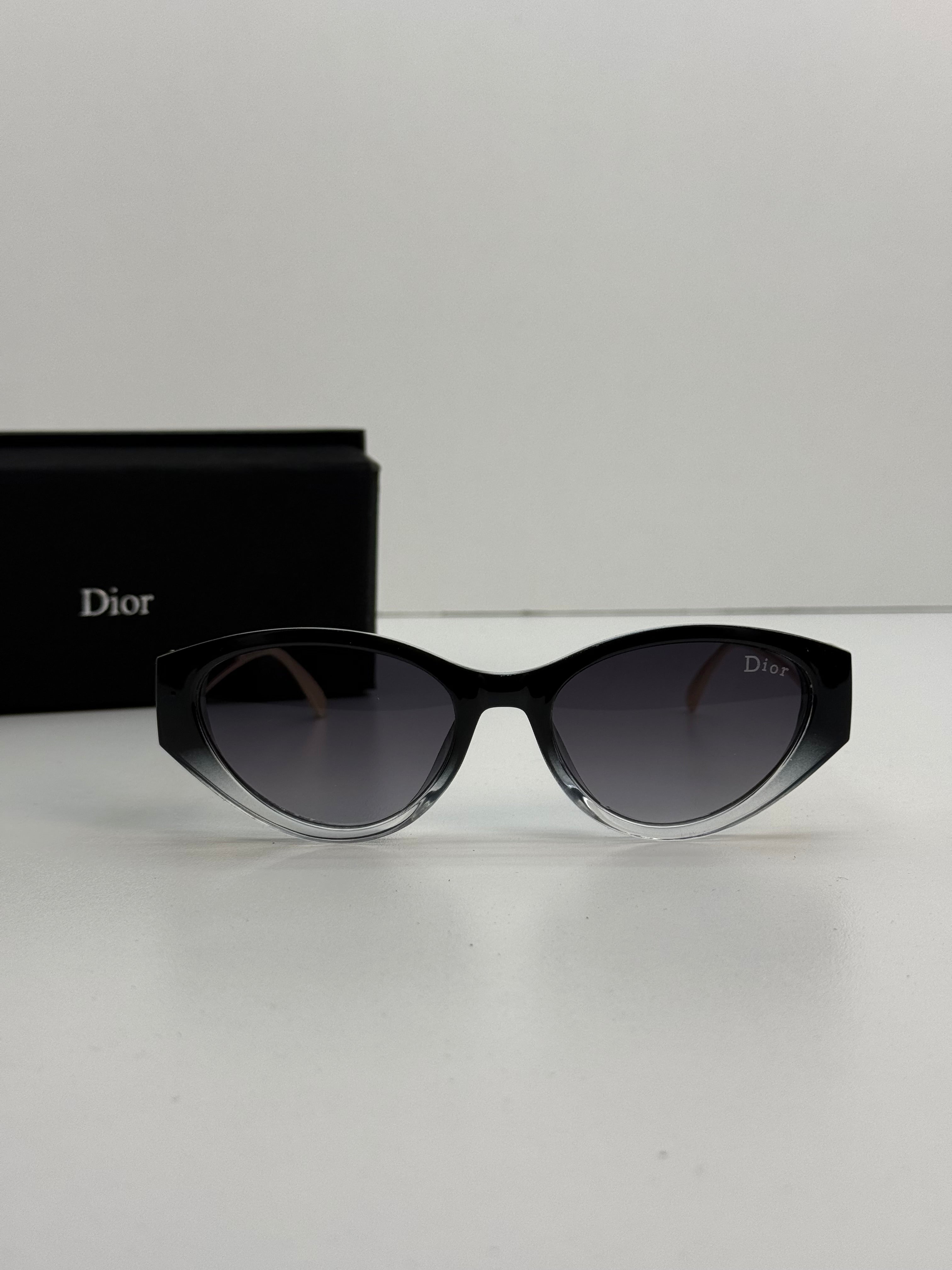 Dior CD Signature Cat-Eye Sunglasses – Black Smoke Gradient