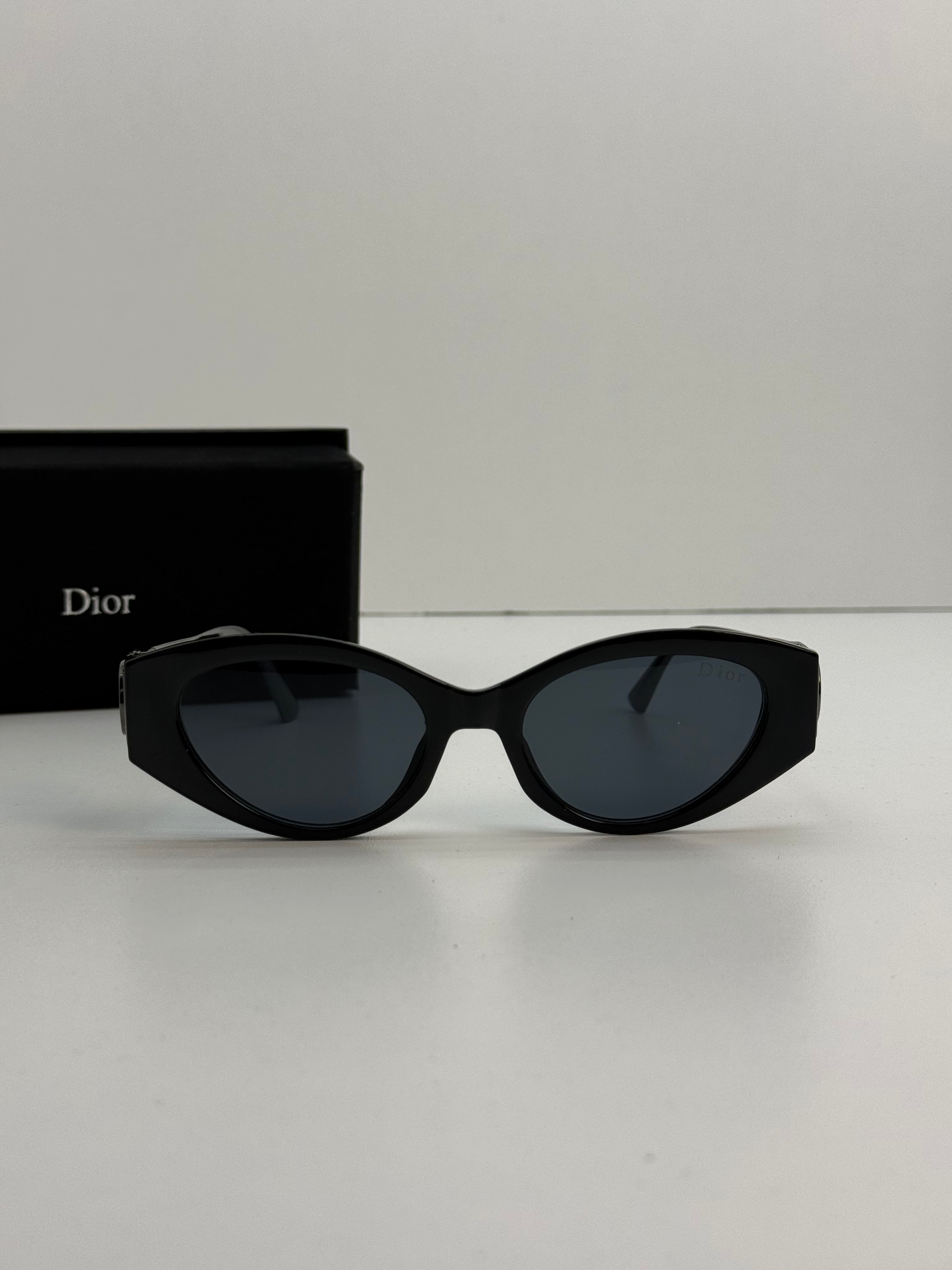 Dior CD Signature Cat-Eye Sunglasses – Classic Black
