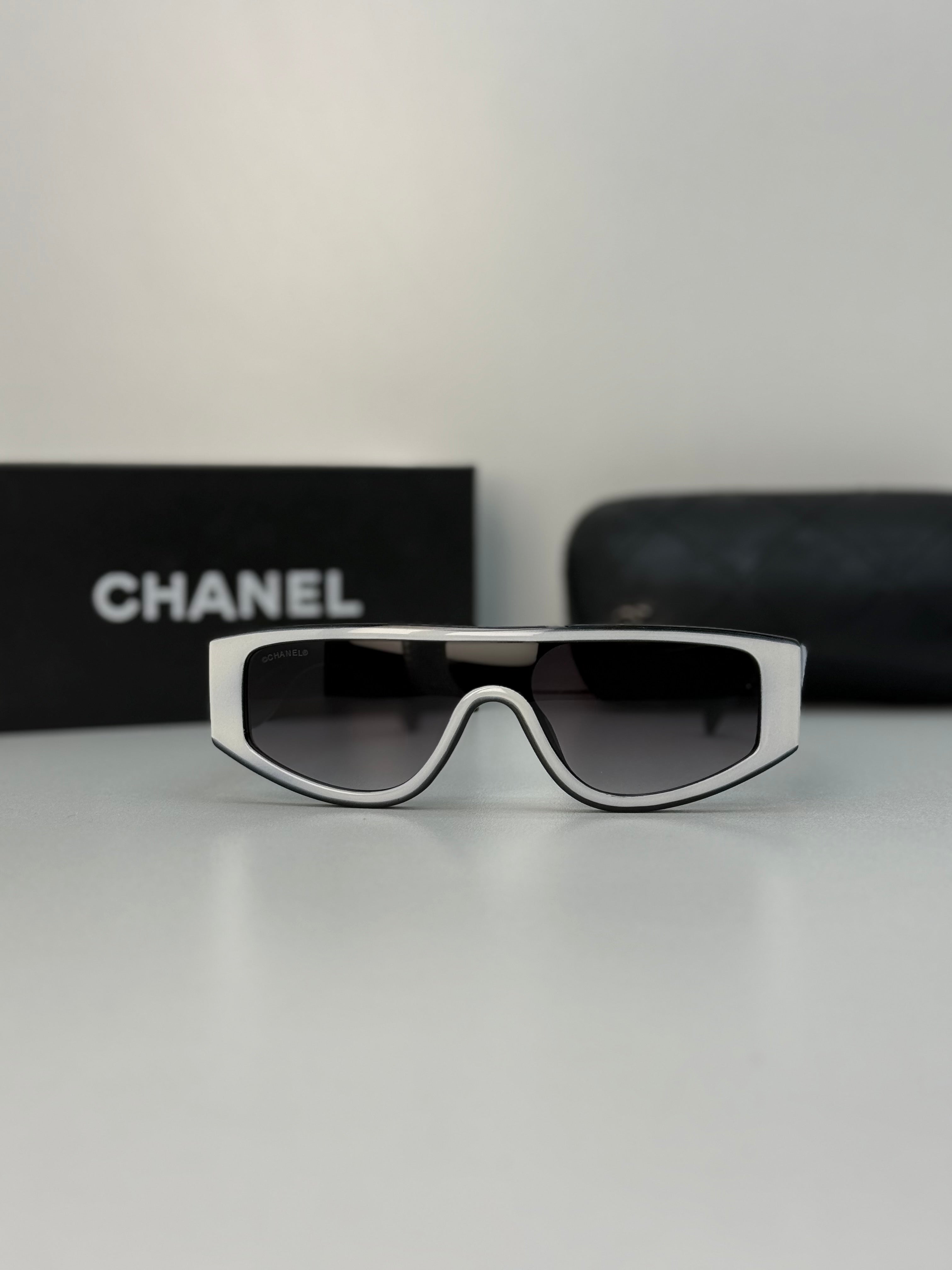 Chanel Shield Sunglasses – White/Black