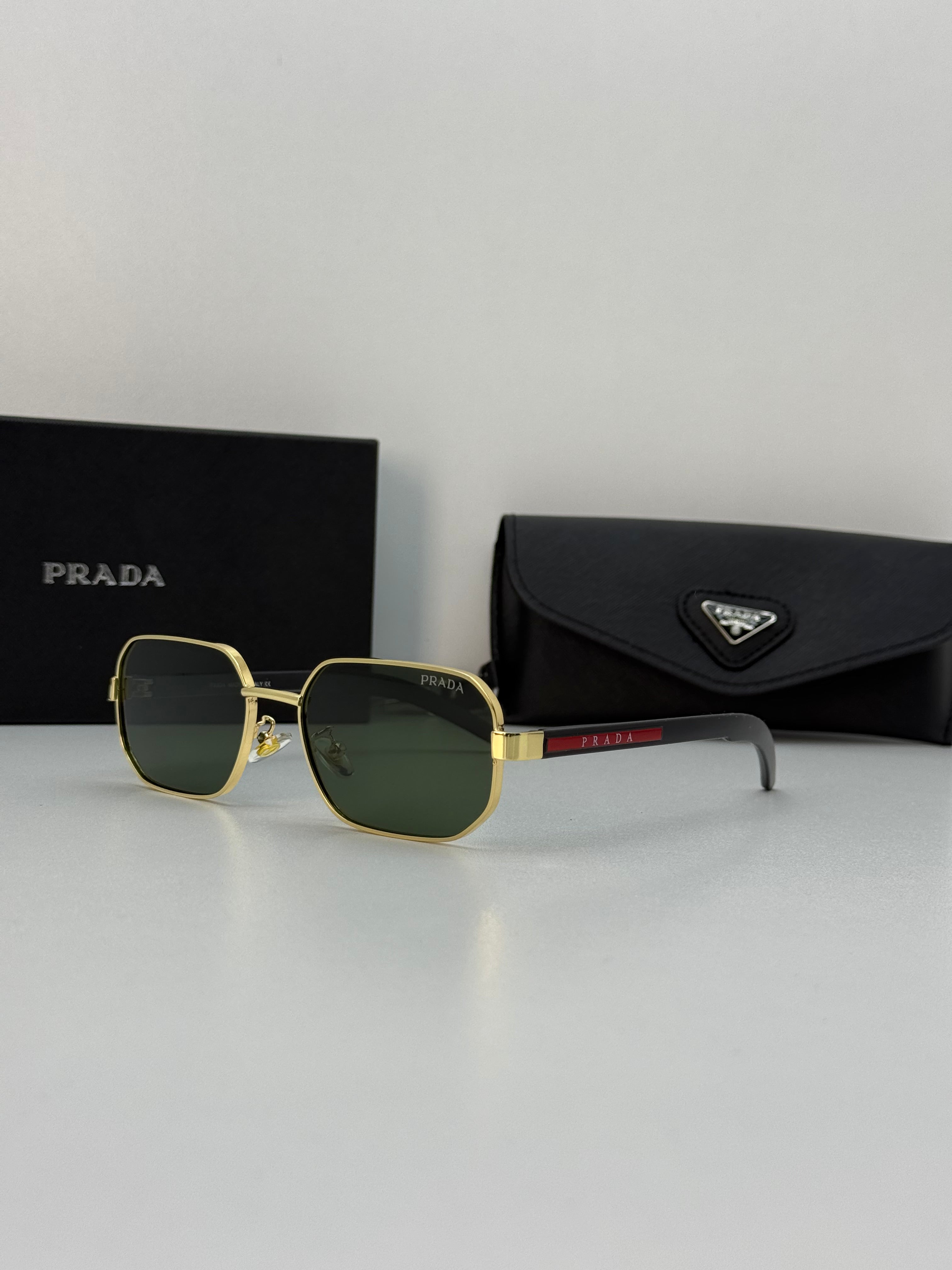 Prada – Gold / Green