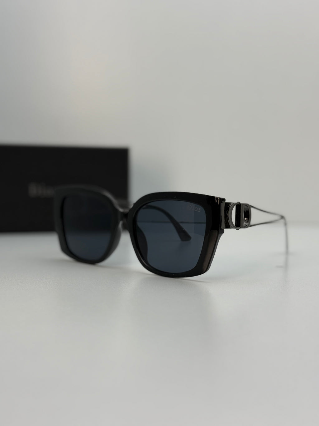 Dior 30 Montaigne S1U Sunglasses – Black