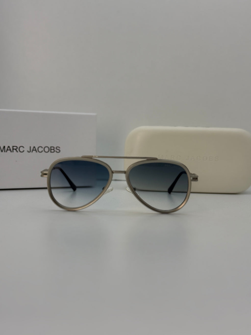 Marc Jacobs Aviator Sunglasses – Silver / Gradient Blue