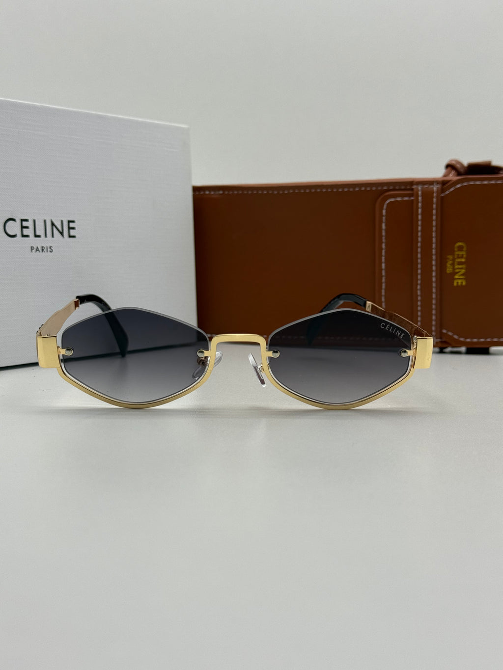 Celine Triomphe Oval – Gold / Grey Gradient