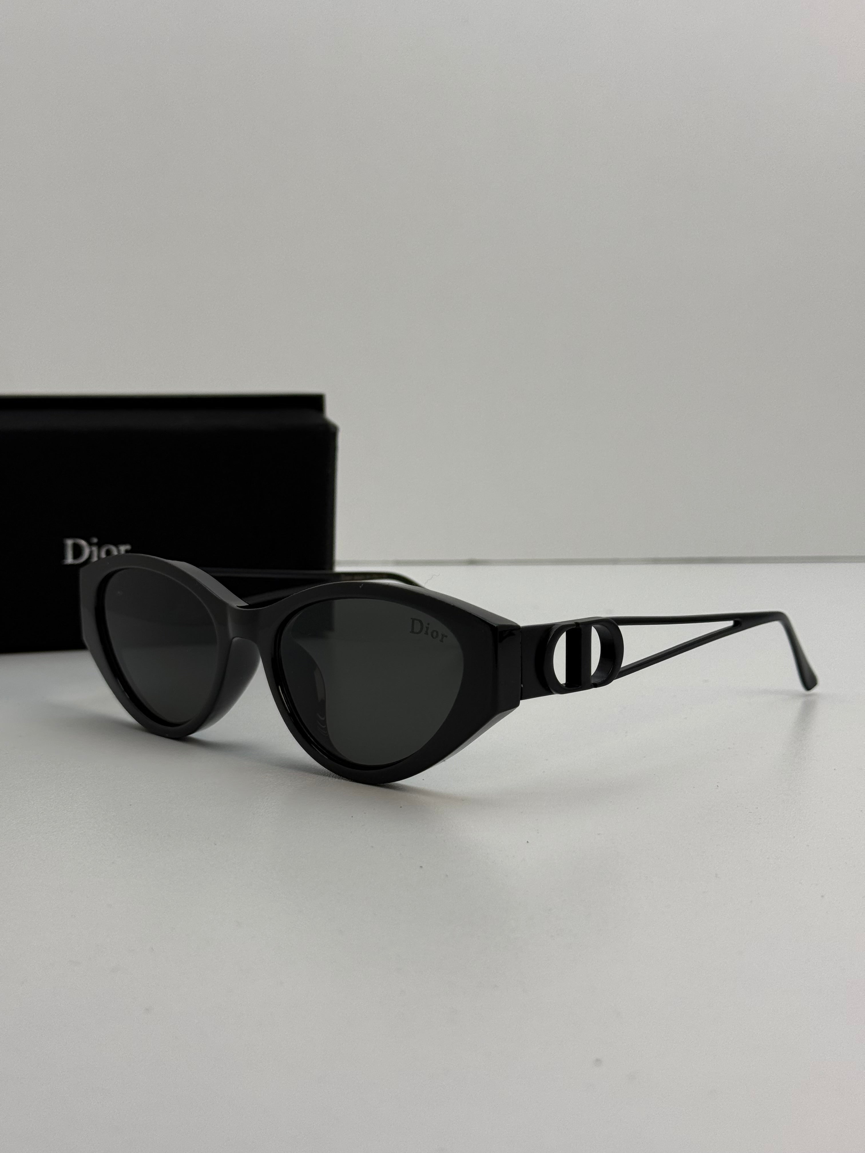 Dior CD Signature Cat-Eye Sunglasses – Matte Black