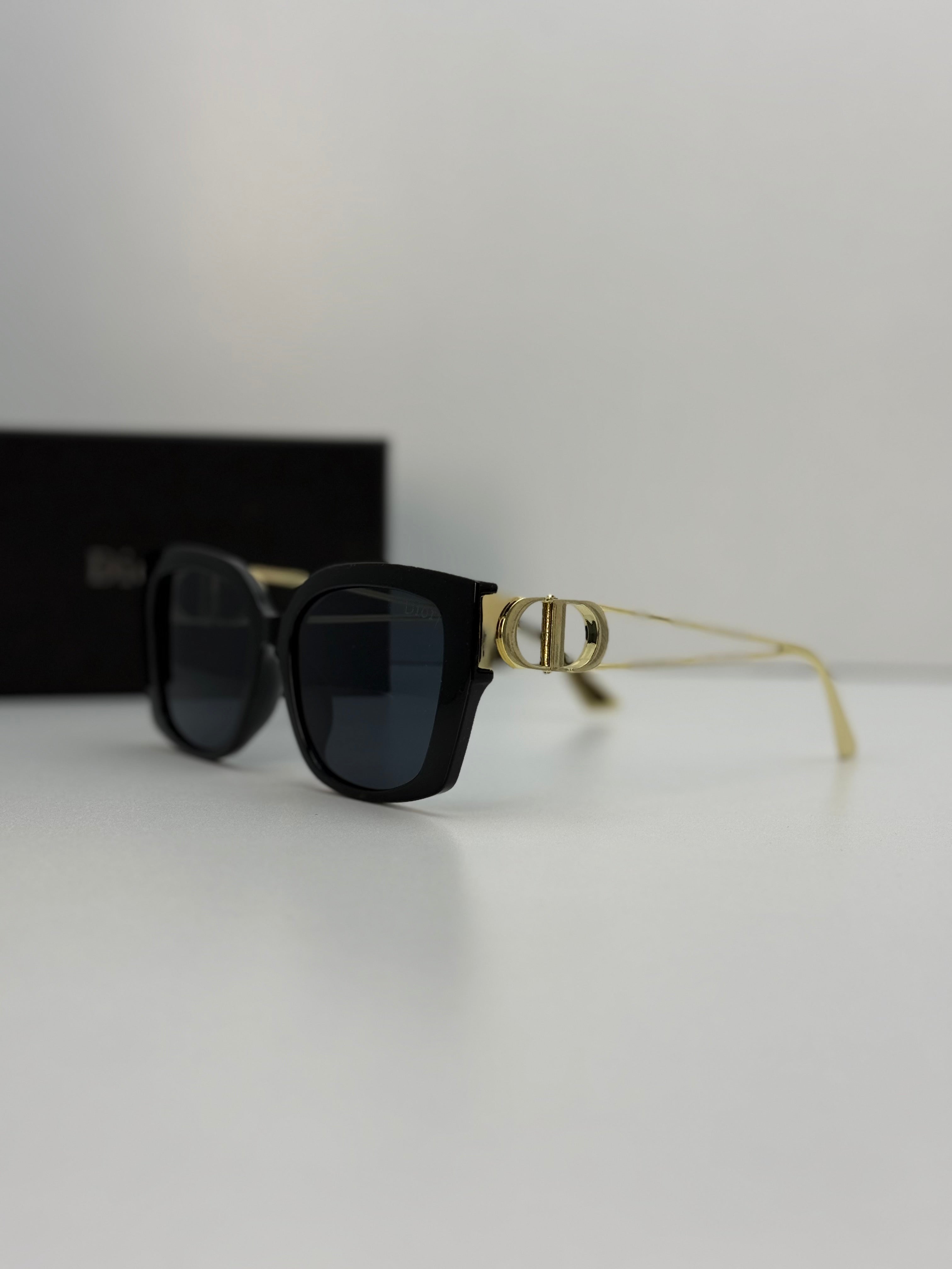 Dior 30Montaigne S1U Sunglasses (Black / Gold)