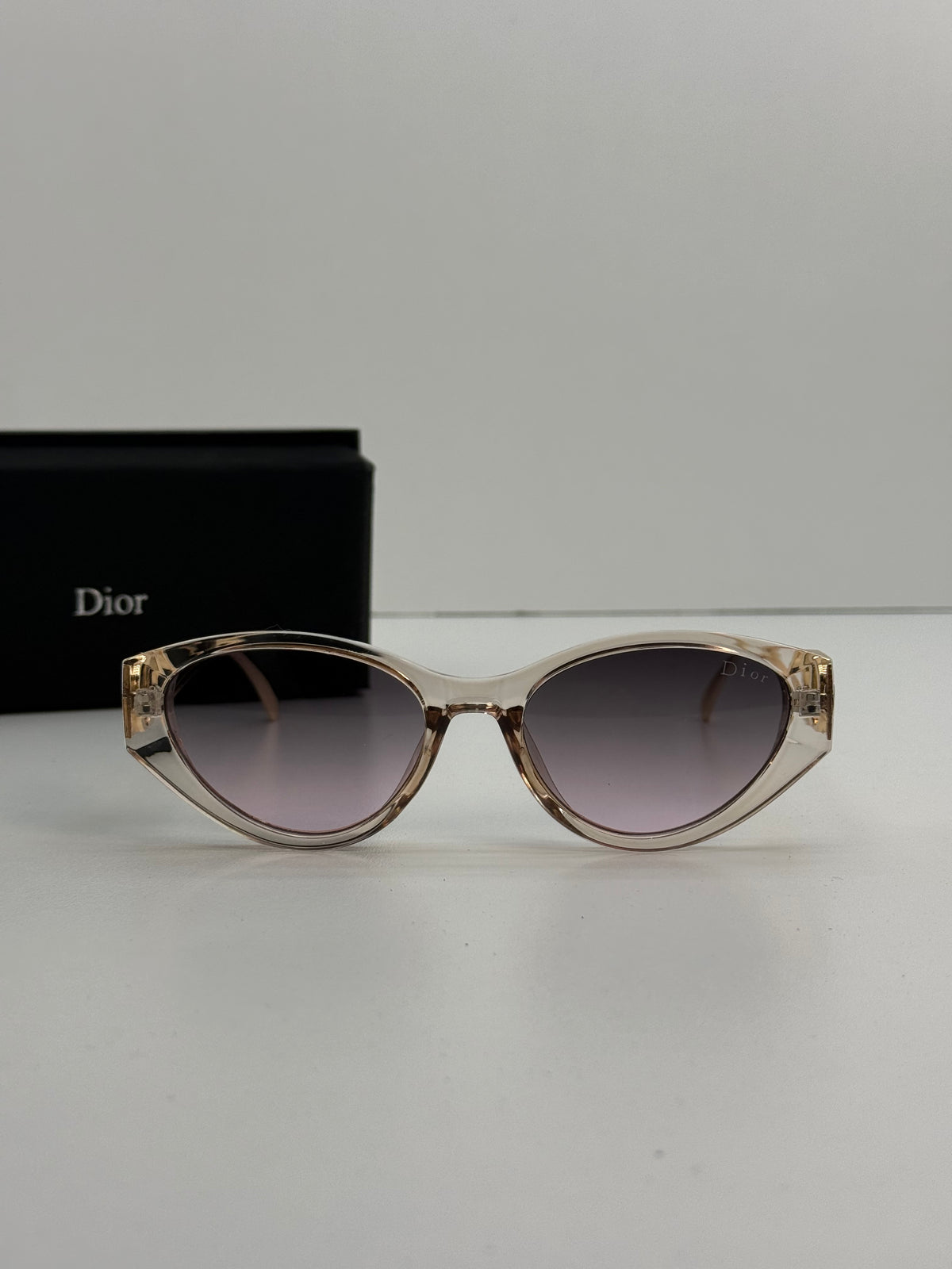 Dior CD Signature Cat-Eye Sunglasses – Transparent Beige Gradient
