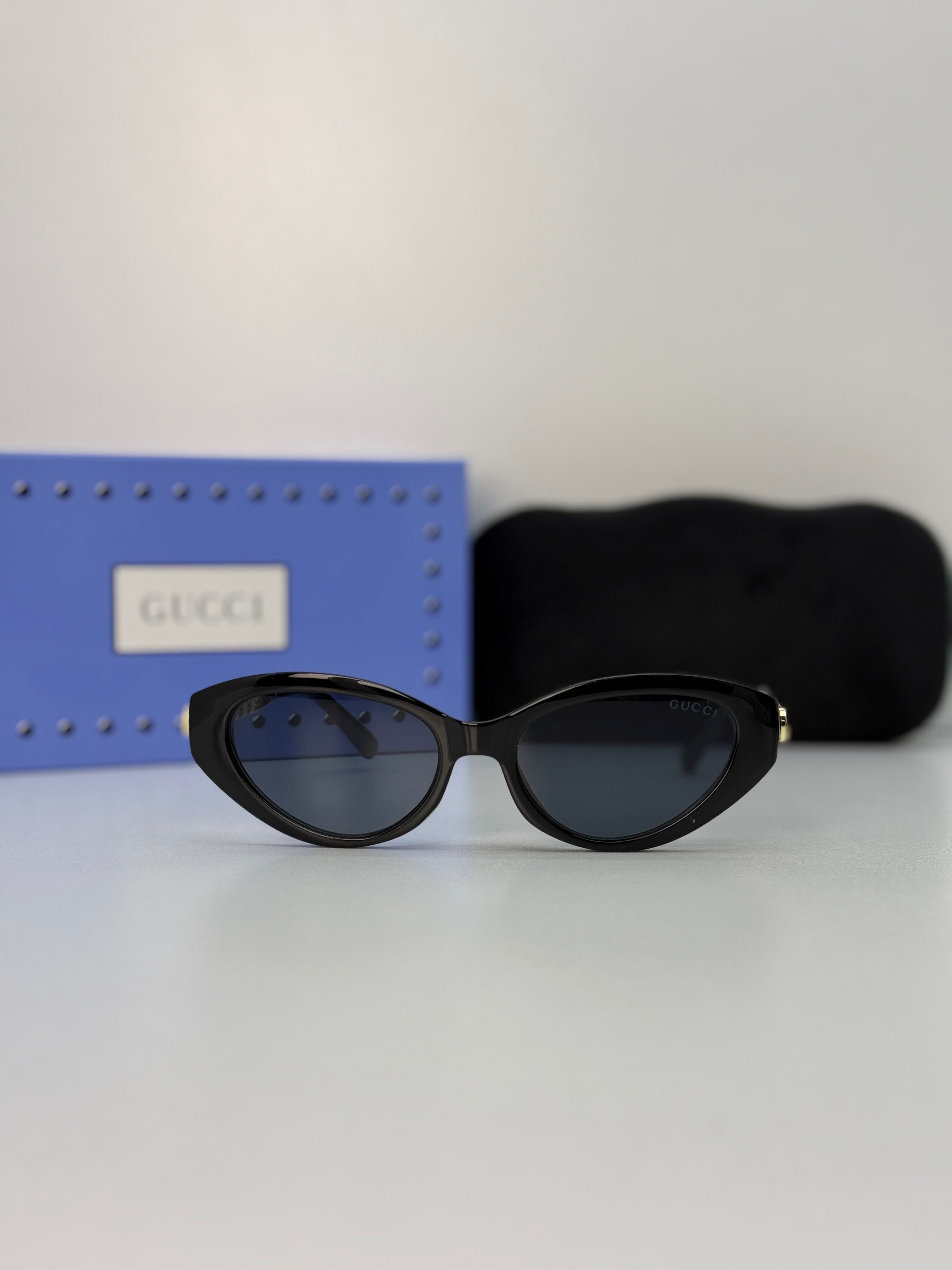 Gucci Cat-Eye Sunglasses — Black
