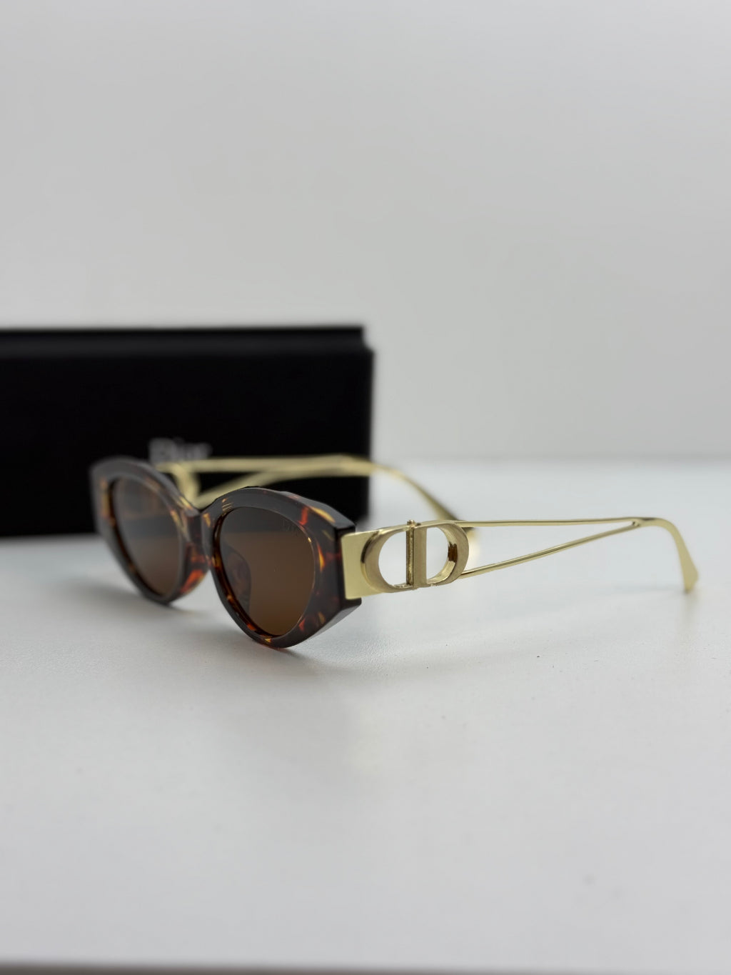 Dior CD Signature Cat-Eye Sunglasses – Tortoiseshell Brown