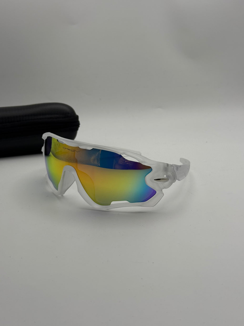 Oakley Jawbreaker – White Frame Rainbow Mirror Shield