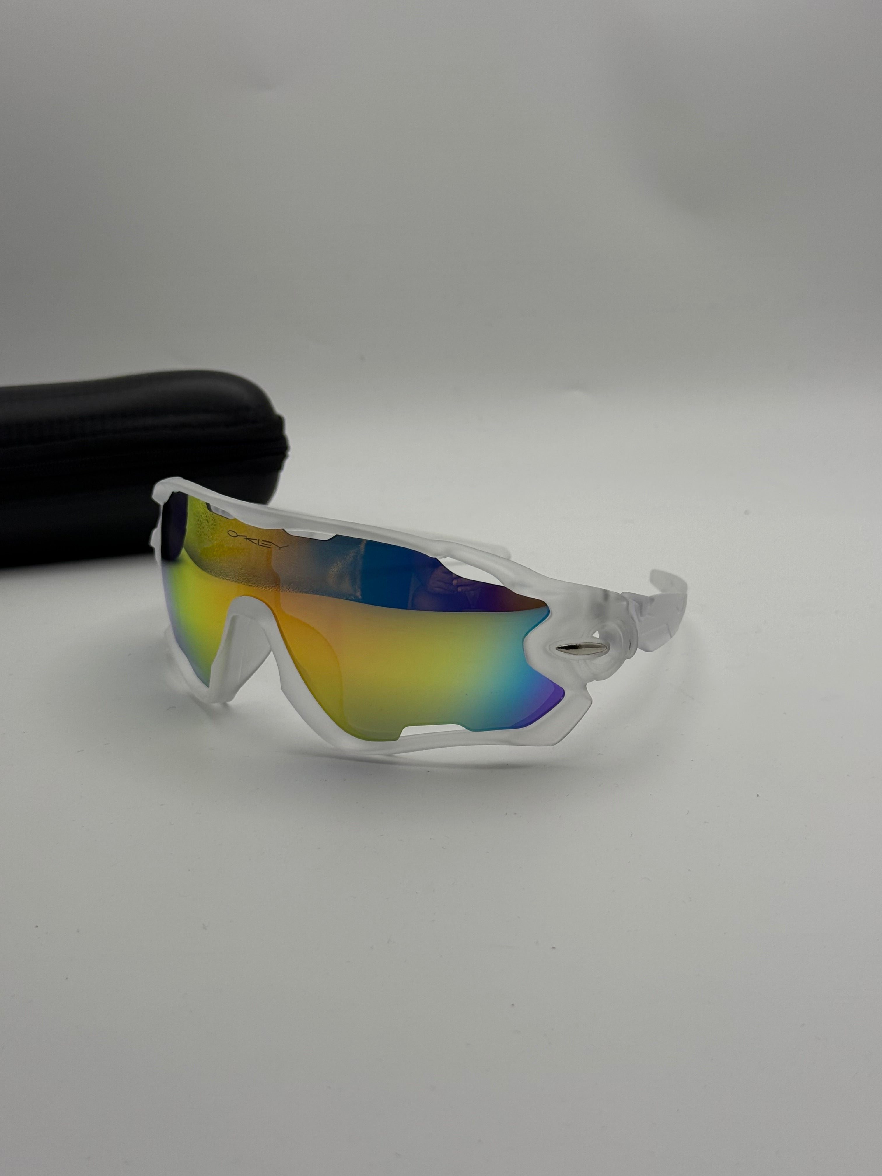 Oakley Jawbreaker – White Frame Rainbow Mirror Shield