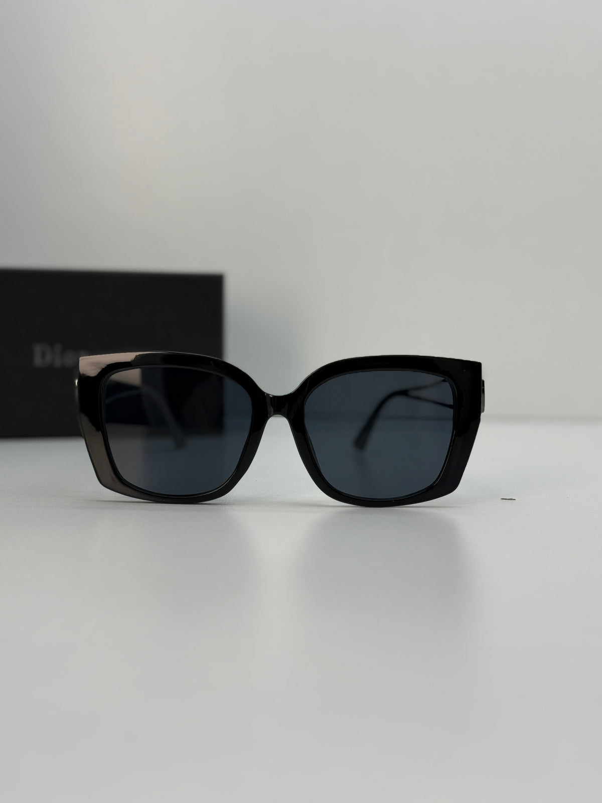 Dior 30 Montaigne S1U Sunglasses – Black