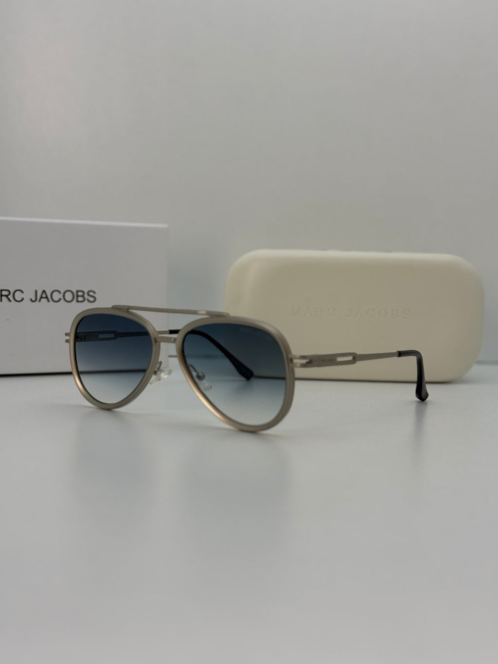 Marc Jacobs Aviator Sunglasses – Silver / Gradient Blue