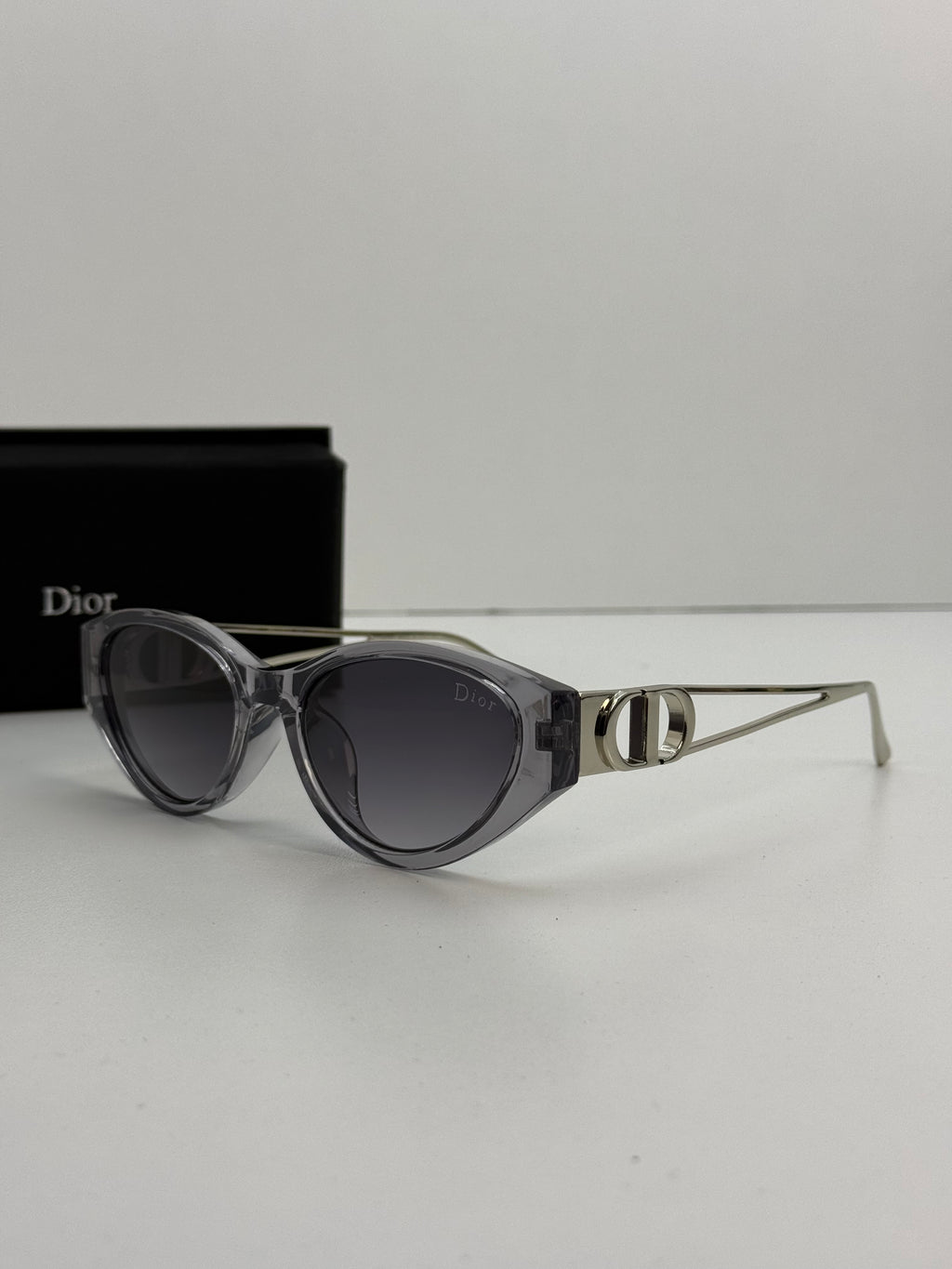 Dior CD Signature Cat-Eye Sunglasses – Transparent Grey Gradient