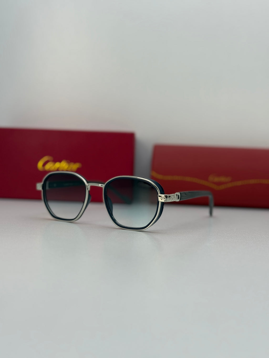 Cartier – Silver / Blue Gradient