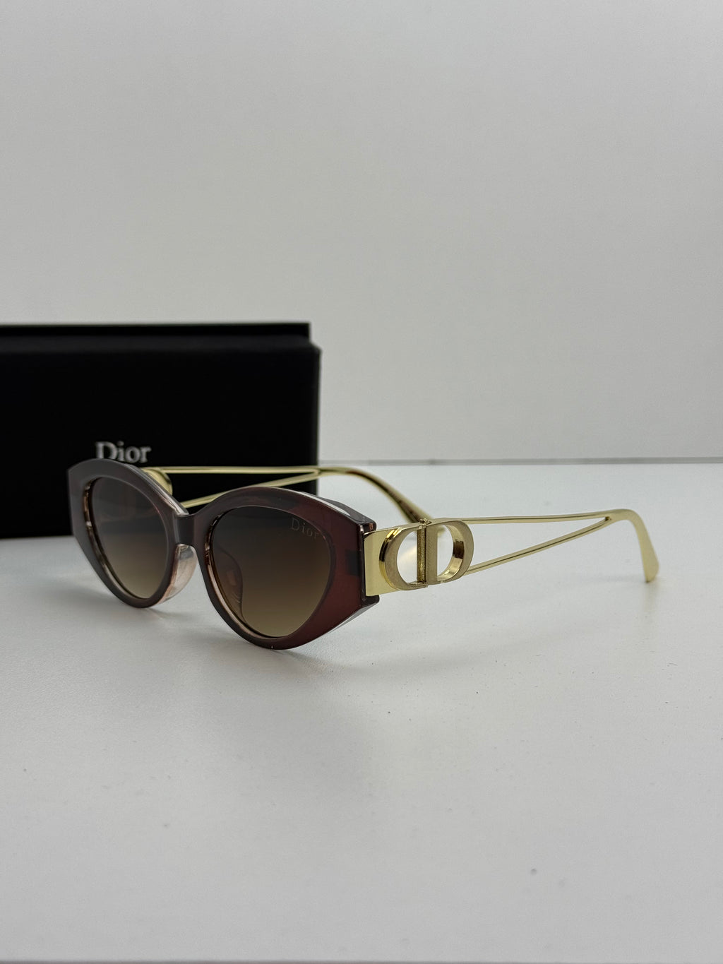 Dior CD Signature Cat-Eye Sunglasses – Burgundy Brown Gradient