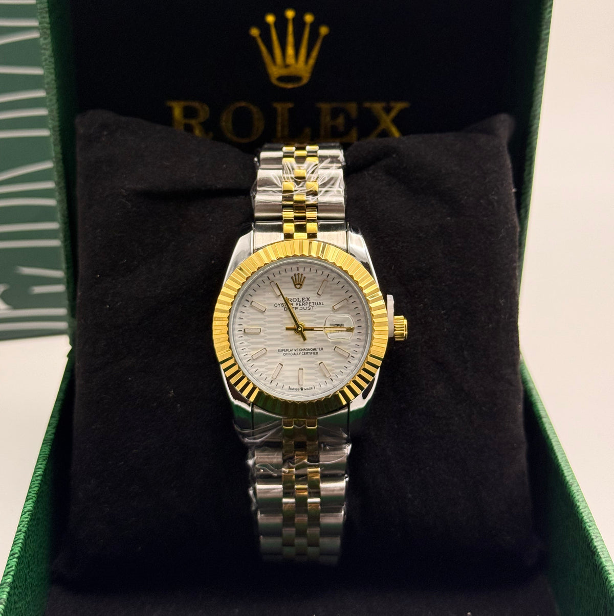 Two-Tone White Textured Dial Fluted Bezel Bracelet Watch