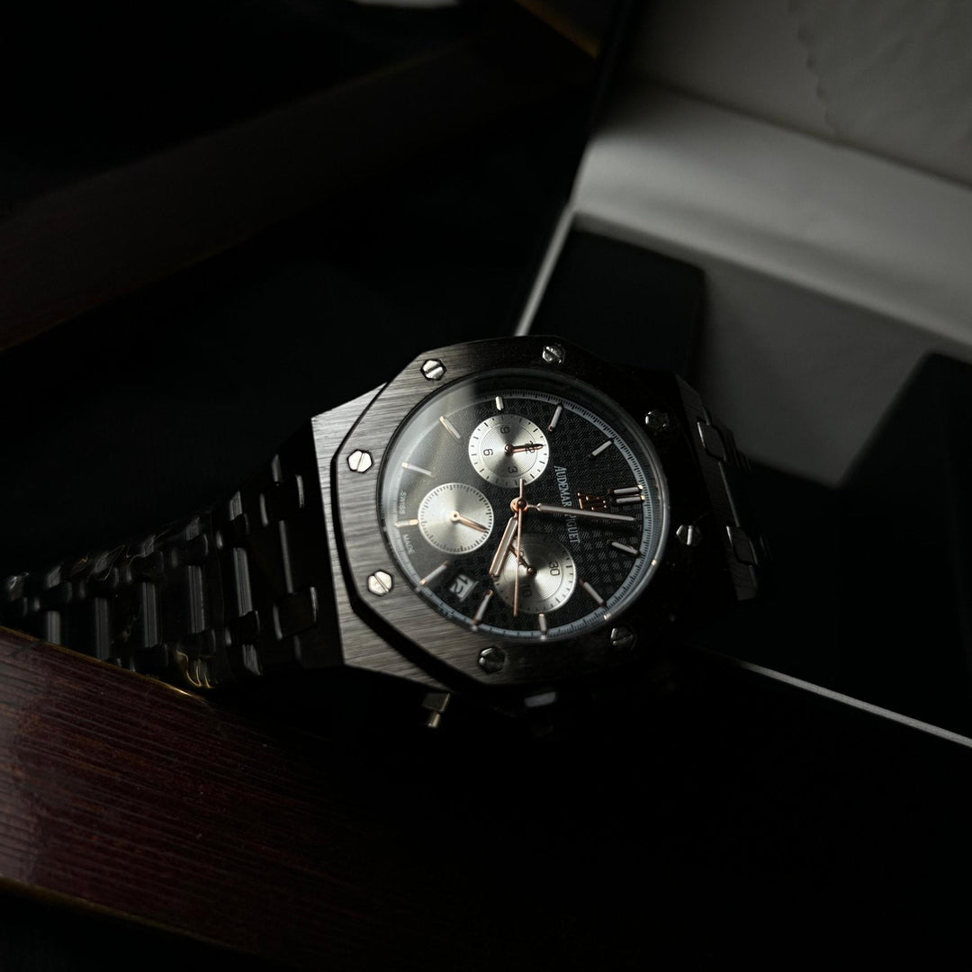 Audemars Piguet Royal Oak Chronograph For Him – Black Steel with Rose Gold pattern