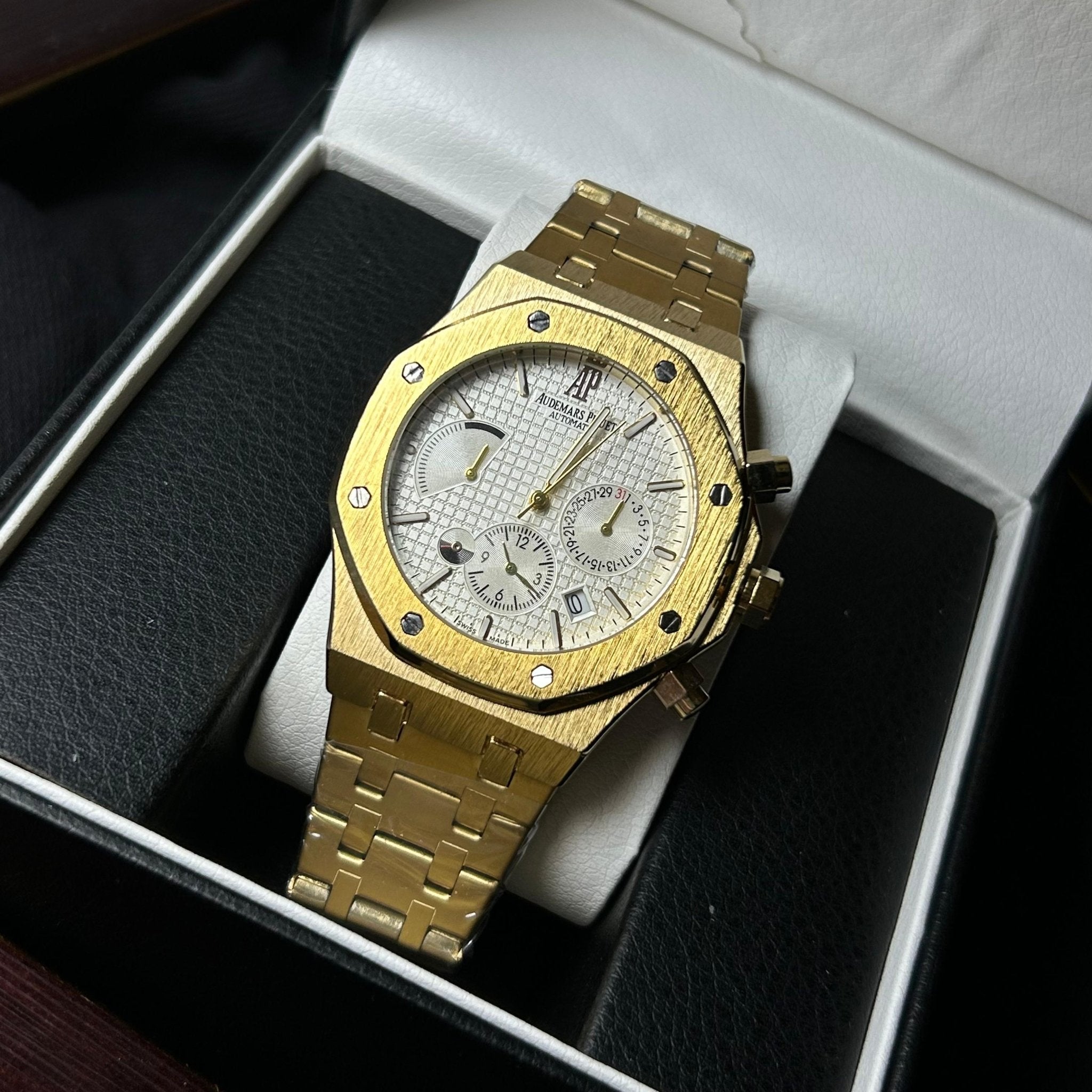 Audemars Piguet Royal Oak Chronograph For Him – Champagne Dial in Gold Tone