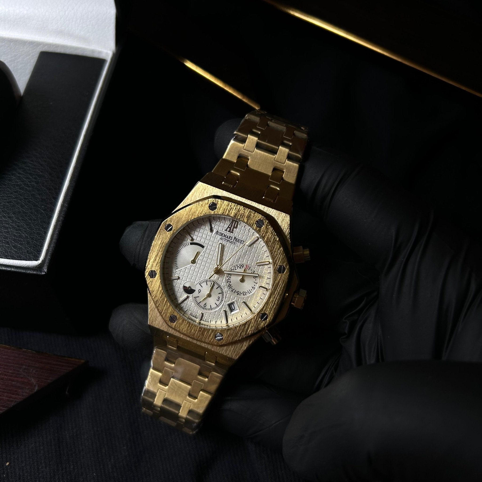 Audemars Piguet Royal Oak Chronograph For Him – Champagne Dial in Gold Tone