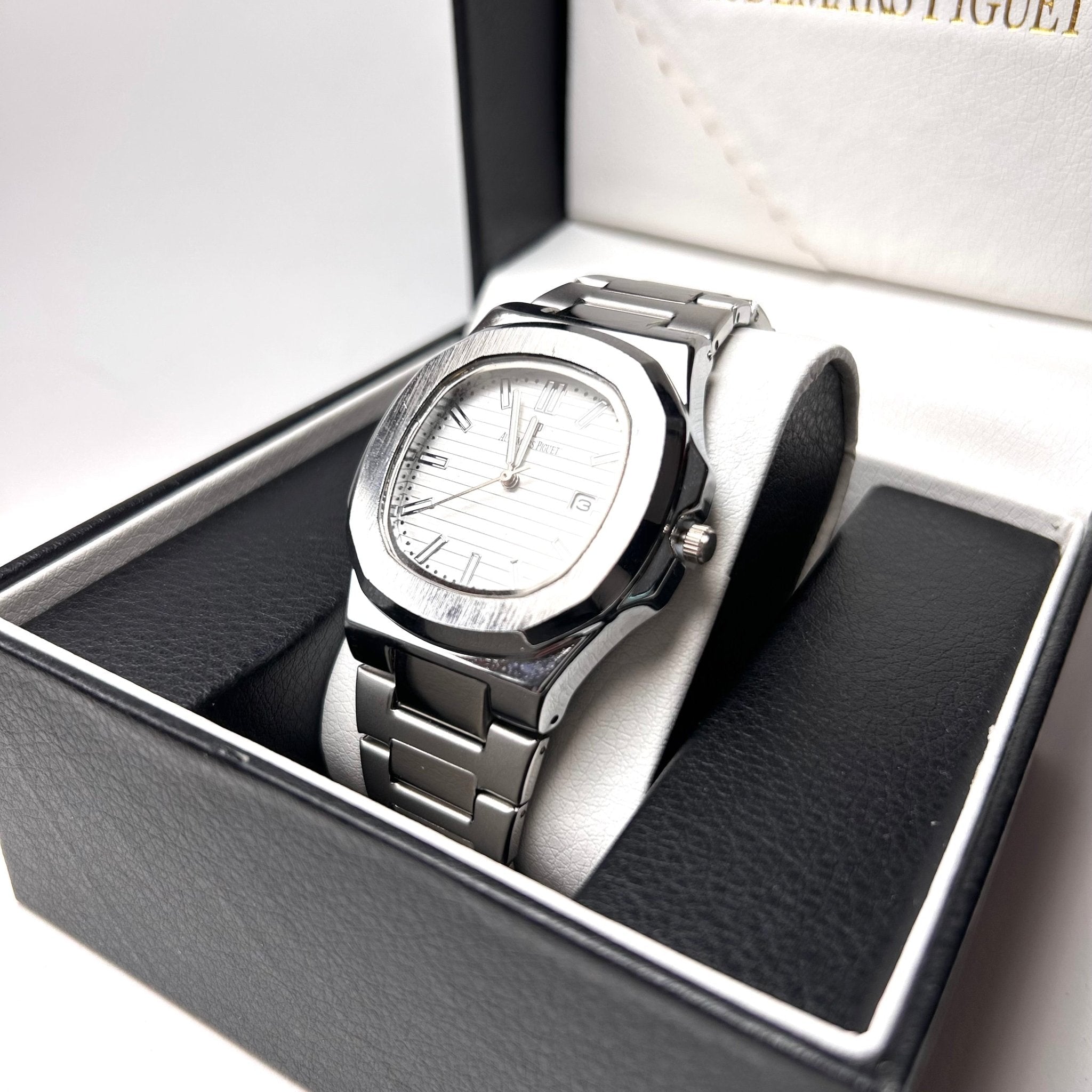 Audemars Piguet Royal Oak Nautilus For Him - Silver Dial