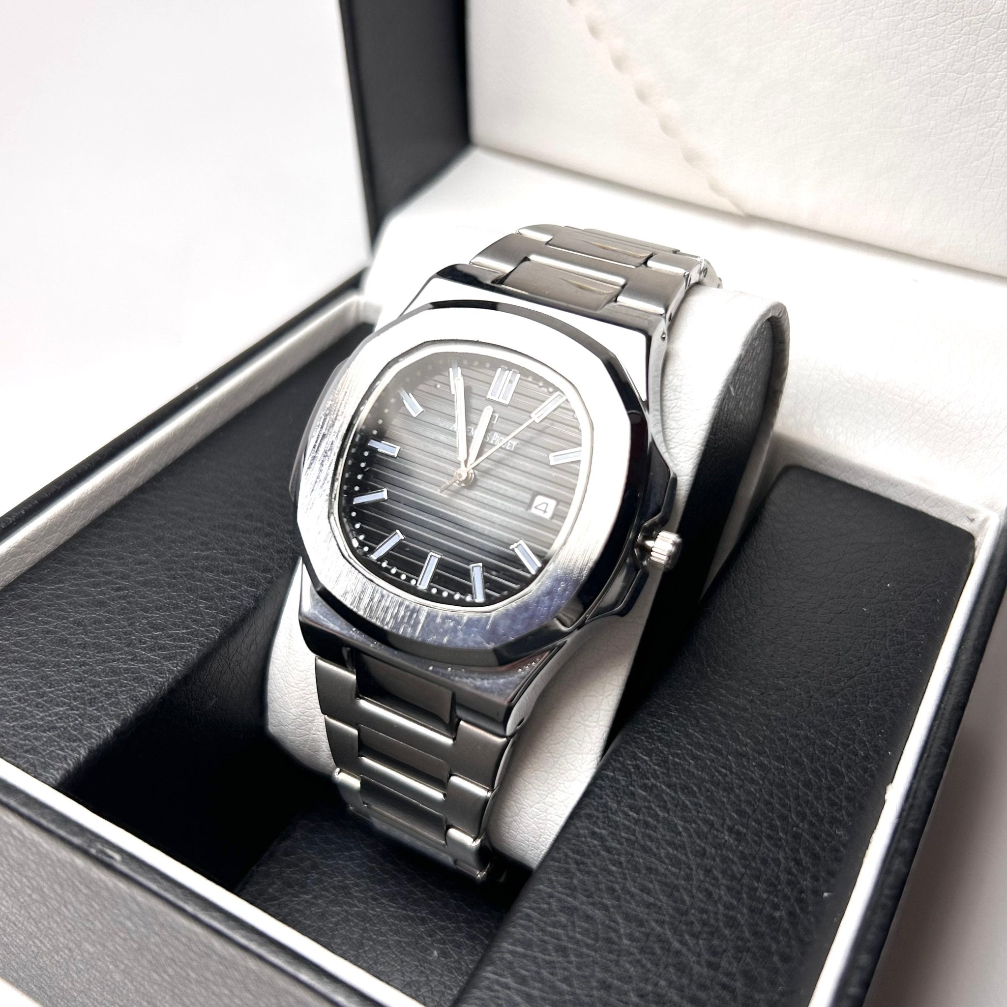 Audemars Piguet Royal Oak Nautilus For Him - Silver with Black Dial