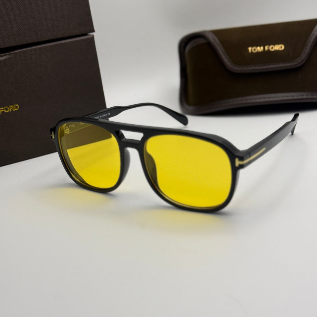 Tom Ford Aviator Sunglasses – Black Frame / Yellow Lenses