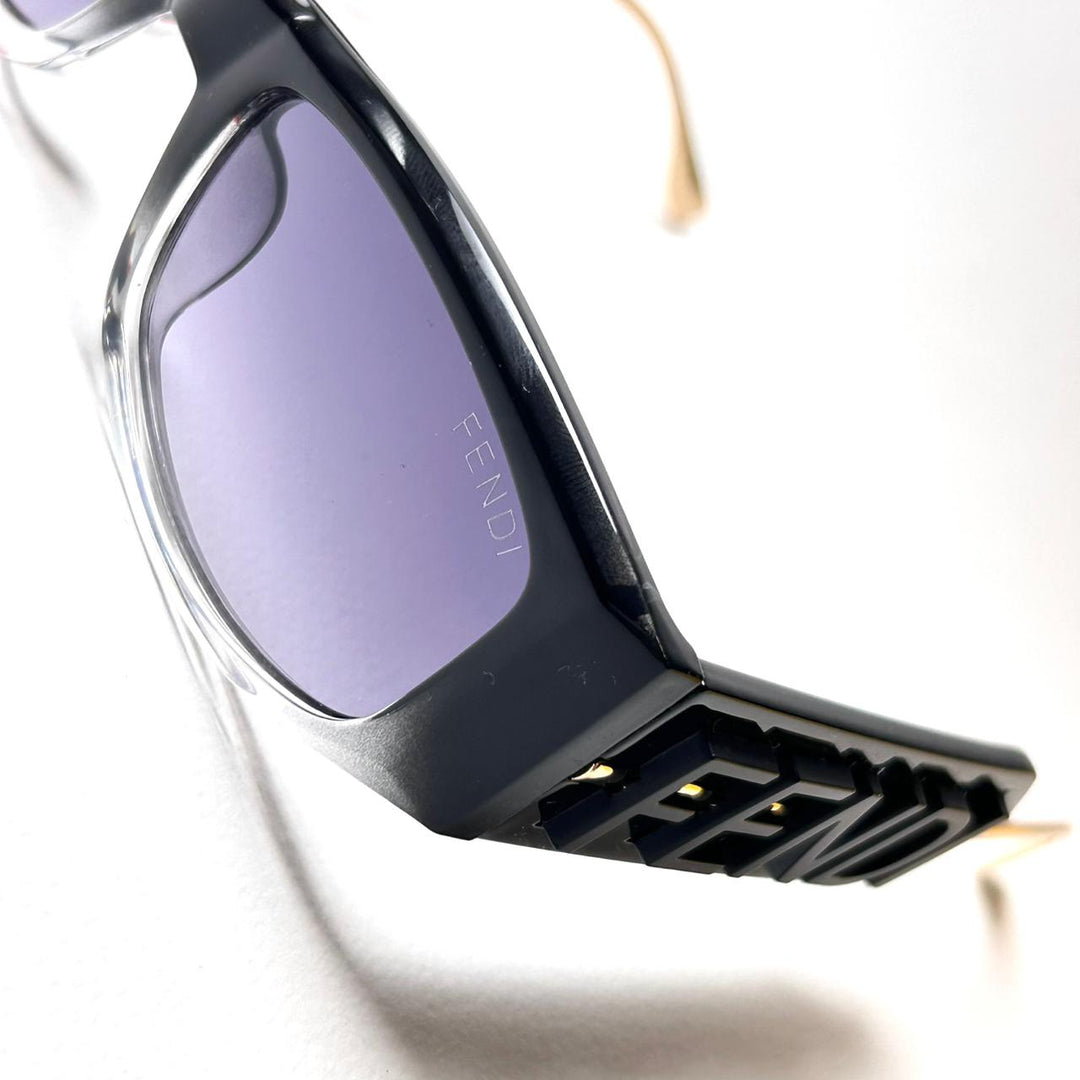 Fendi Oval FE40120I - Black Purple