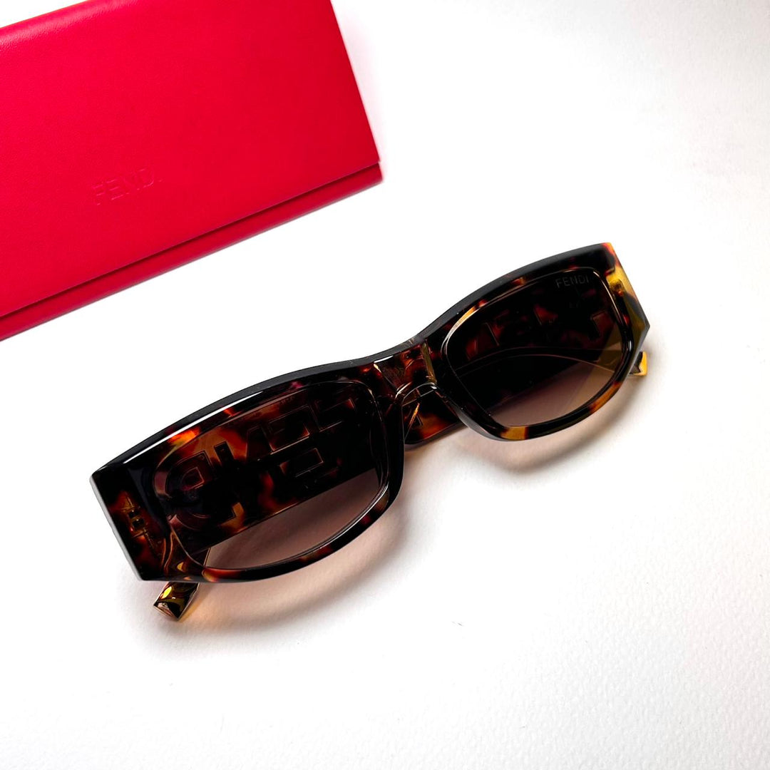 Fendi Oval FE40120I - Tigerl