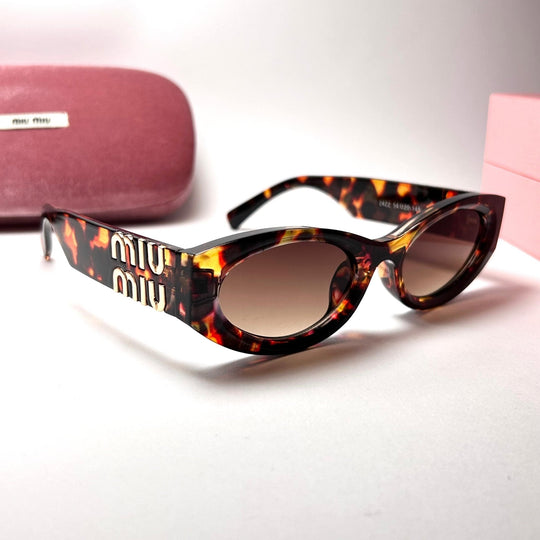 Miu Miu Glimpse Oval – Glamour