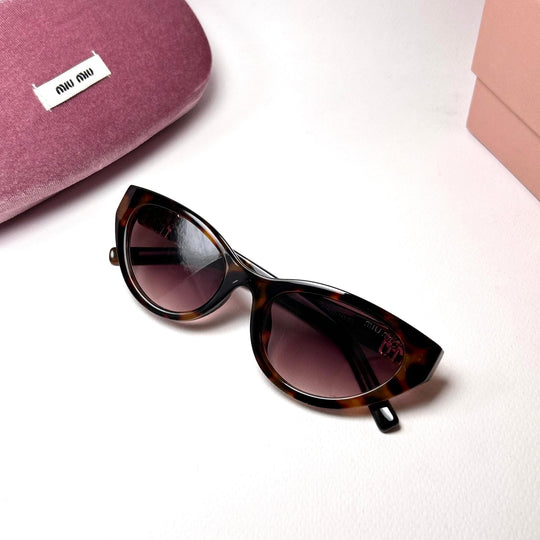 Miu Miu OMUA04S Cat Eye – Tortoise Gradient Rose