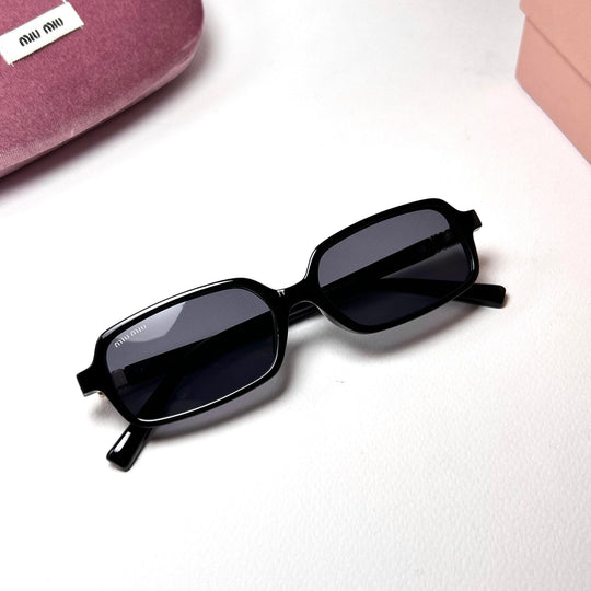 Miu Miu Rectangular Regard - Black