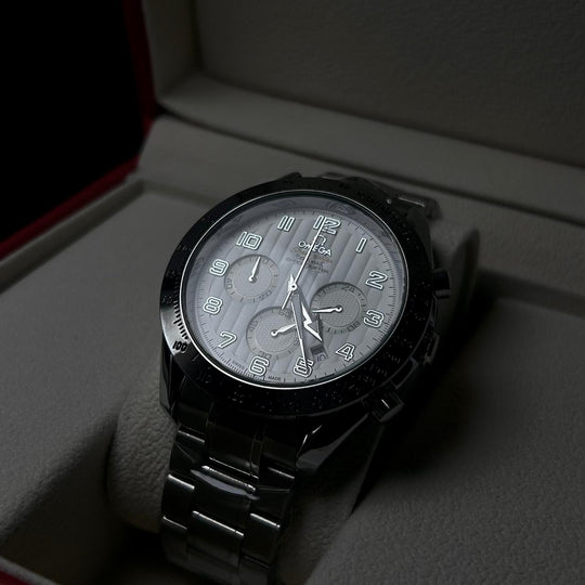 Omega Speedmaster Co-Axial Chronometer – Silver White
