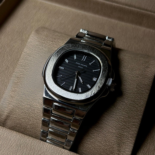 Patek Philippe Nautilus For Her - Silver Black