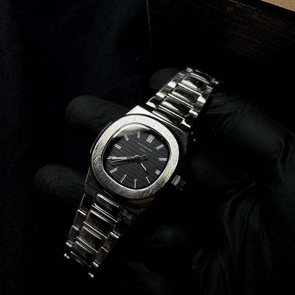Patek Philippe Nautilus For Her - Silver Black