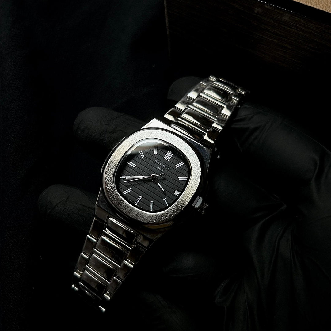 Patek Philippe Nautilus For Her - Silver Black