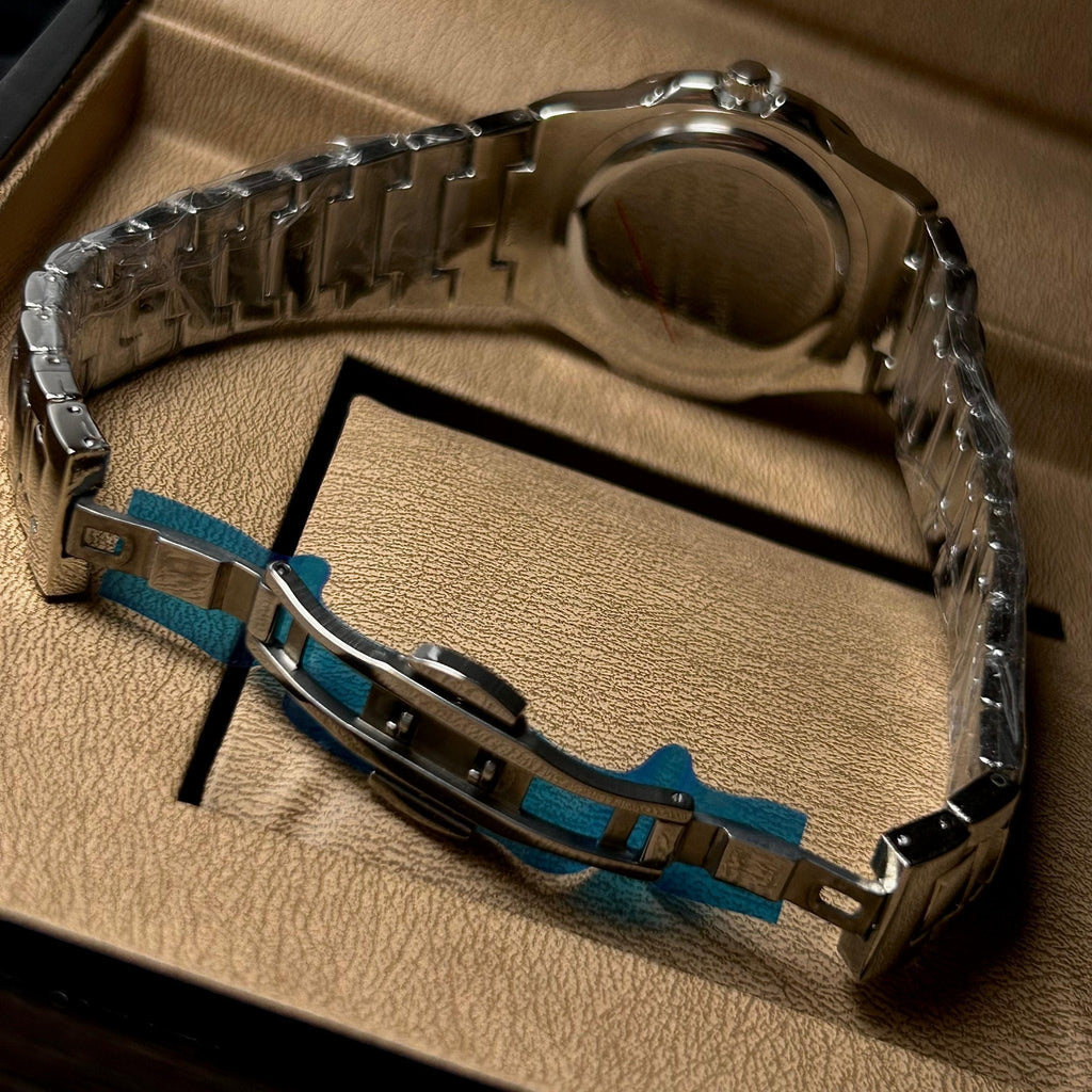 Patek Philippe Nautilus For Her - Silver Black