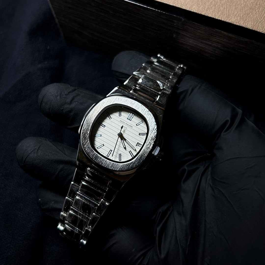 Patek Philippe Nautilus For Her - Silver White