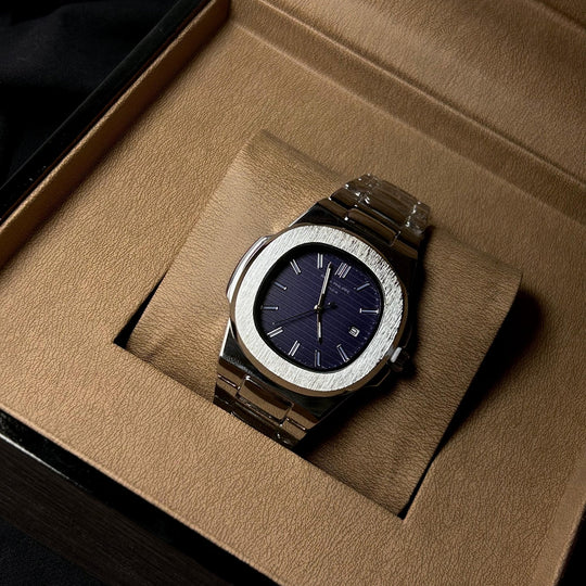 Patek Philippe Nautilus For Him – Silver Navy