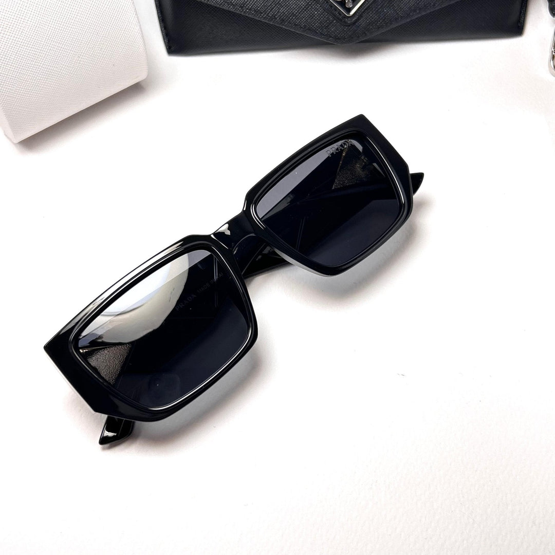 Prada Reactangular PR09ZS - Black