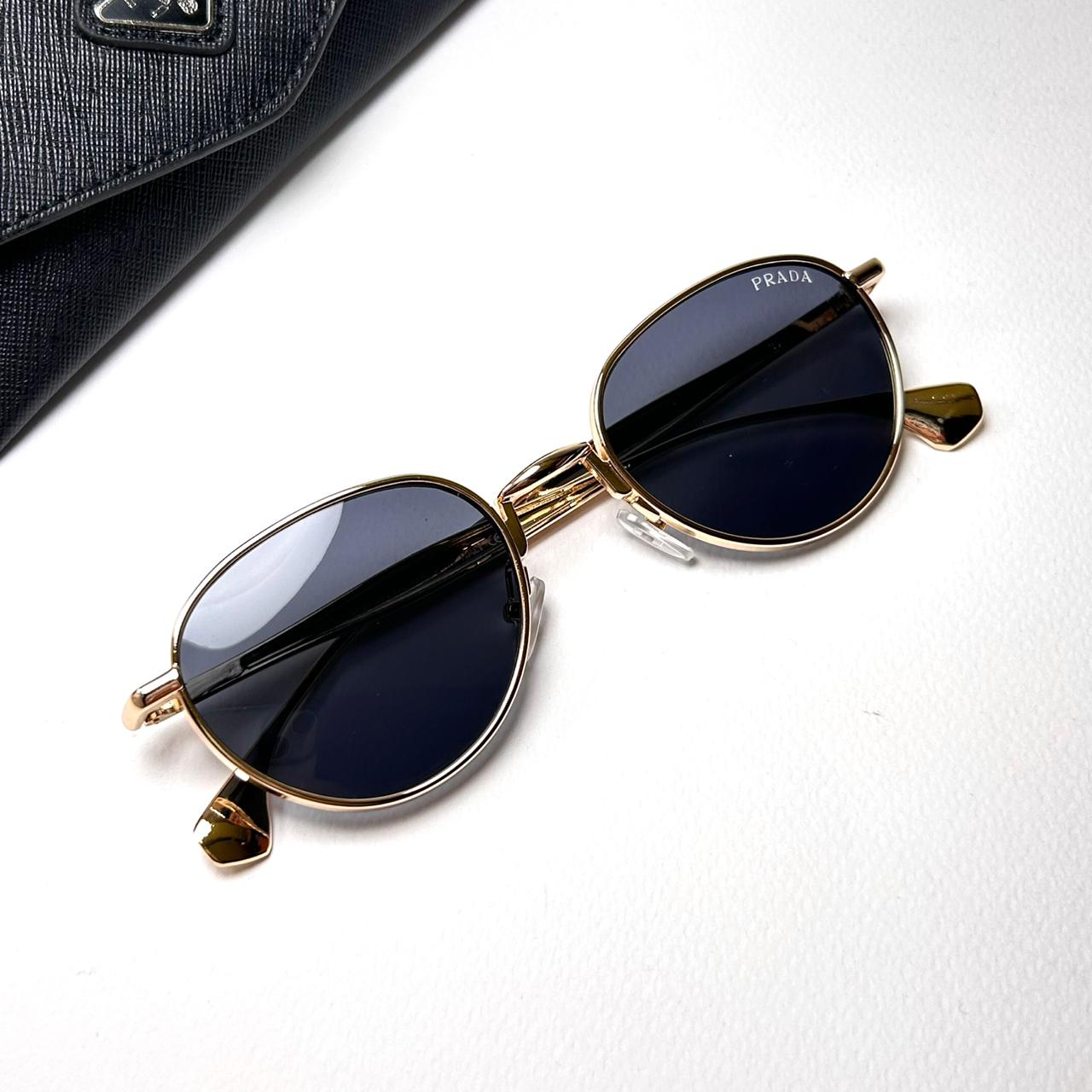 Prada Round B – Golden Black