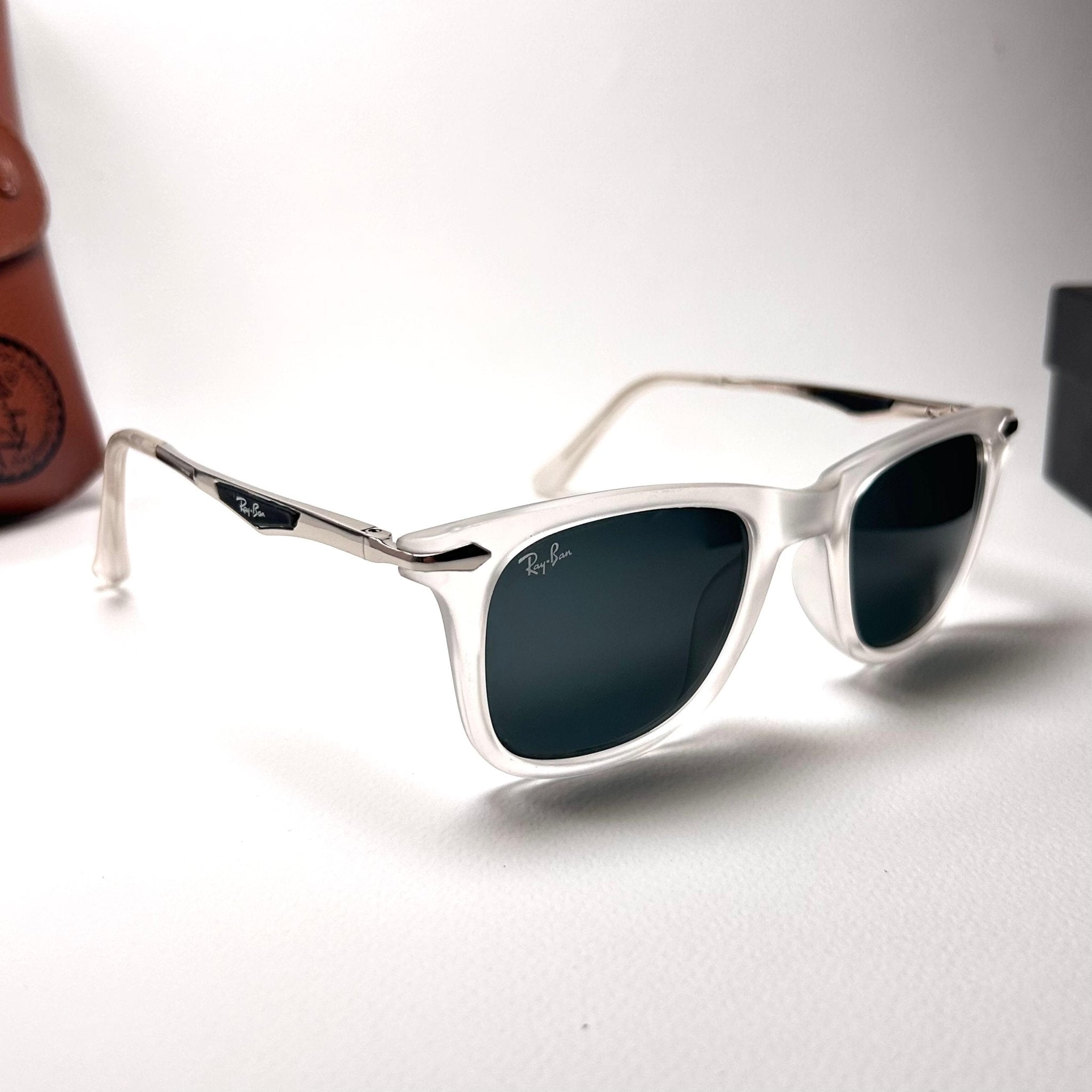 Ray Ban Wayfarer RB8620 - White