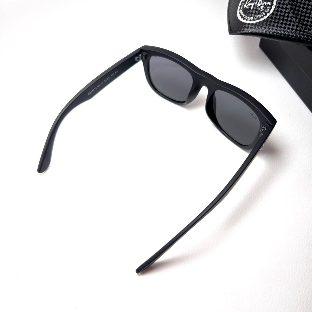 Ray Ban Wayfarer Reverse RB0707S - Black Matte