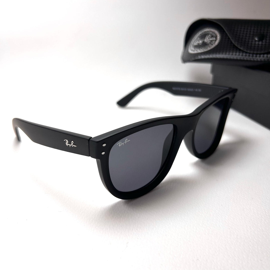 Ray Ban Wayfarer Reverse RB0707S - Black Matte
